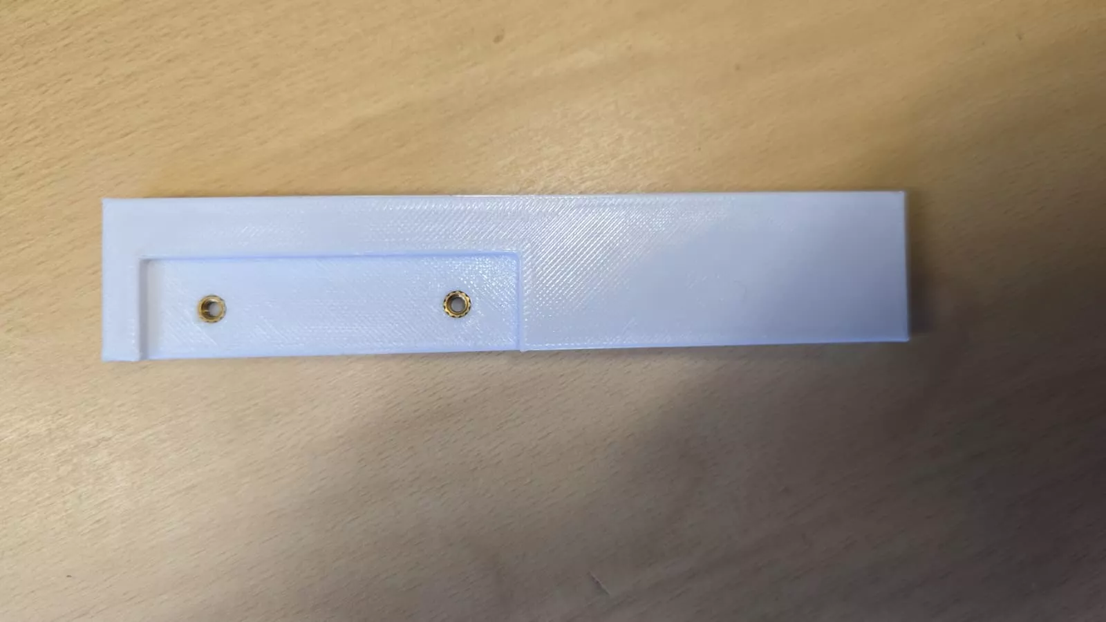 FDM-printed component with heat-set threaded inserts